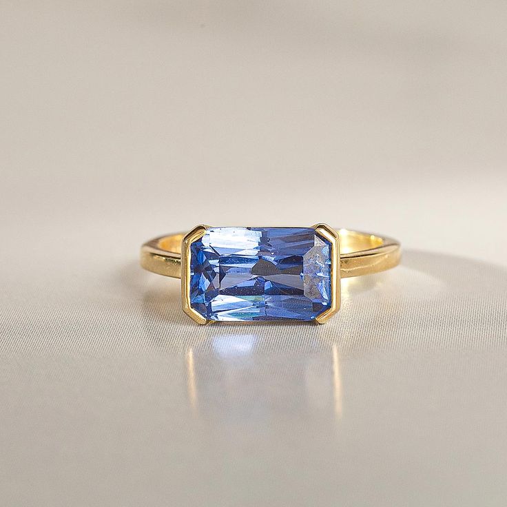 Vintage Rectangular Blue Glass Gold Ring-EllyBoutique