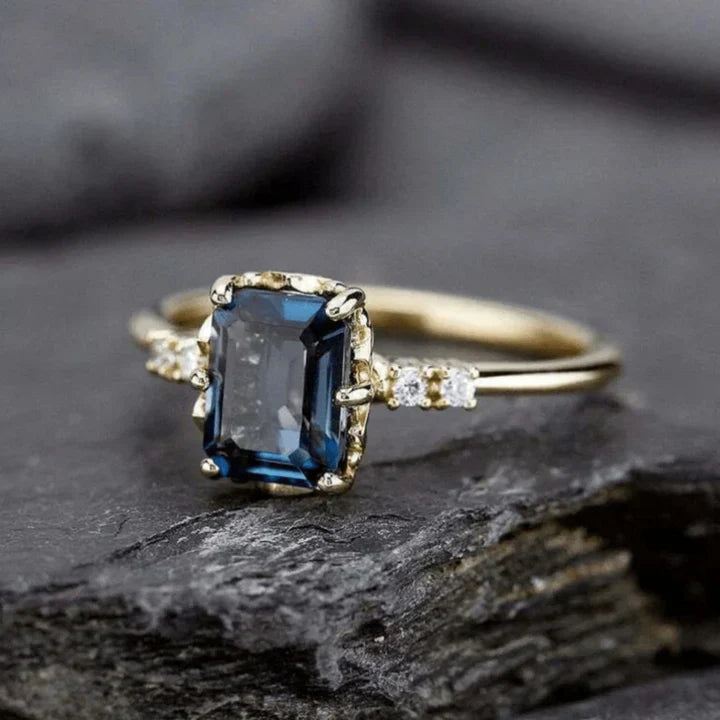 Vintage Blue Crystal Gold Ring-EllyBoutique