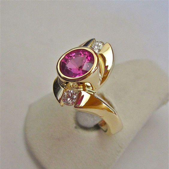 Vintage Garnet Rounded Glass Gold Ring-EllyBoutique