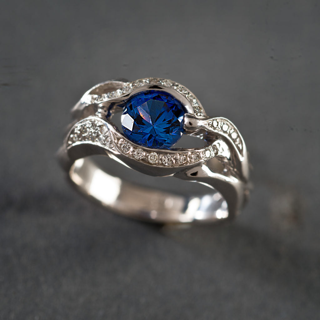 Vintage Blue Crystal Eye Silver Ring-EllyBoutique