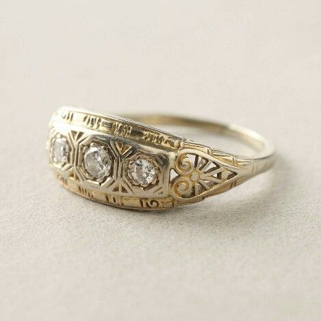 Vintage Small Zirconia Gold Ring-EllyBoutique