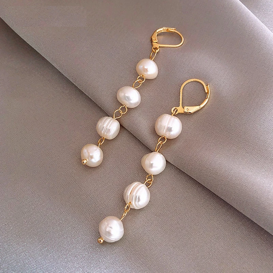 Pearl Dangling Earrings in Gold-EllyBoutique