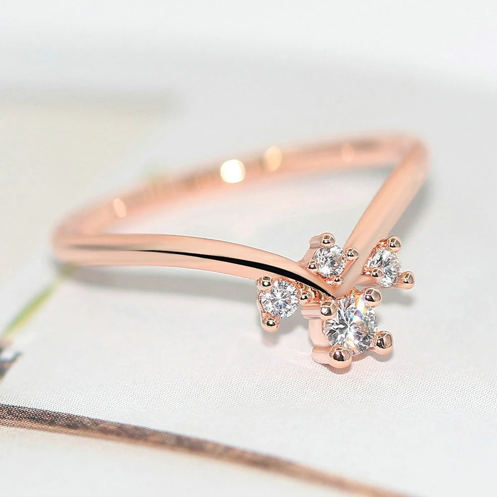 Rose Gold V-Shaped Band & Shimmering Crystal Ring-EllyBoutique
