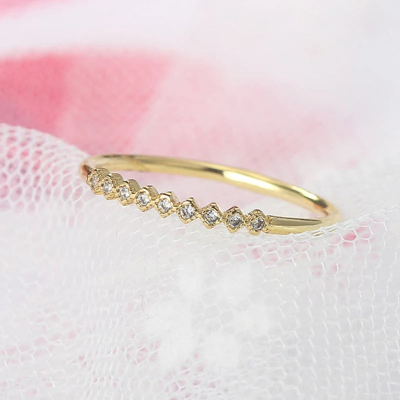 Vintage Gold Sparkling Diamond-Cut Stone Ring-EllyBoutique