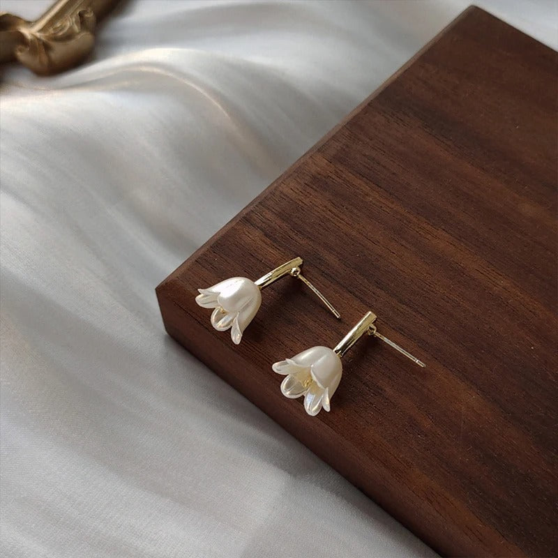 Vintage Gold Floral White Earrings-EllyBoutique
