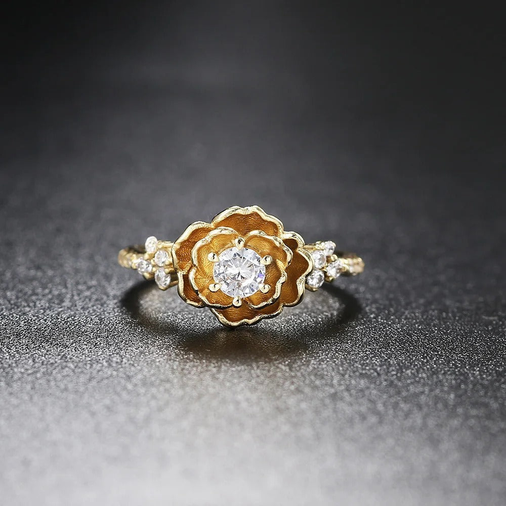 Classic Gold Flower Center Gem & Side Crystal Ring-EllyBoutique