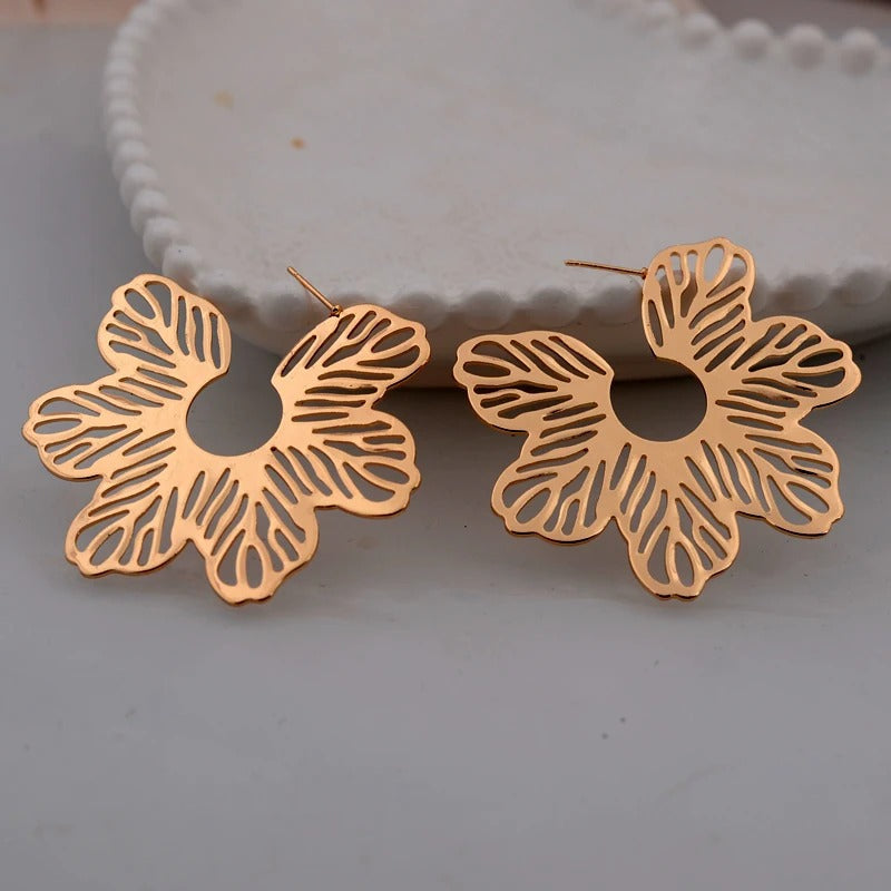 Vintage Gold Hollow Floral Earrings-EllyBoutique