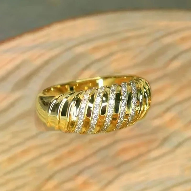 Vintage Gold Curved Stripe Ring-EllyBoutique