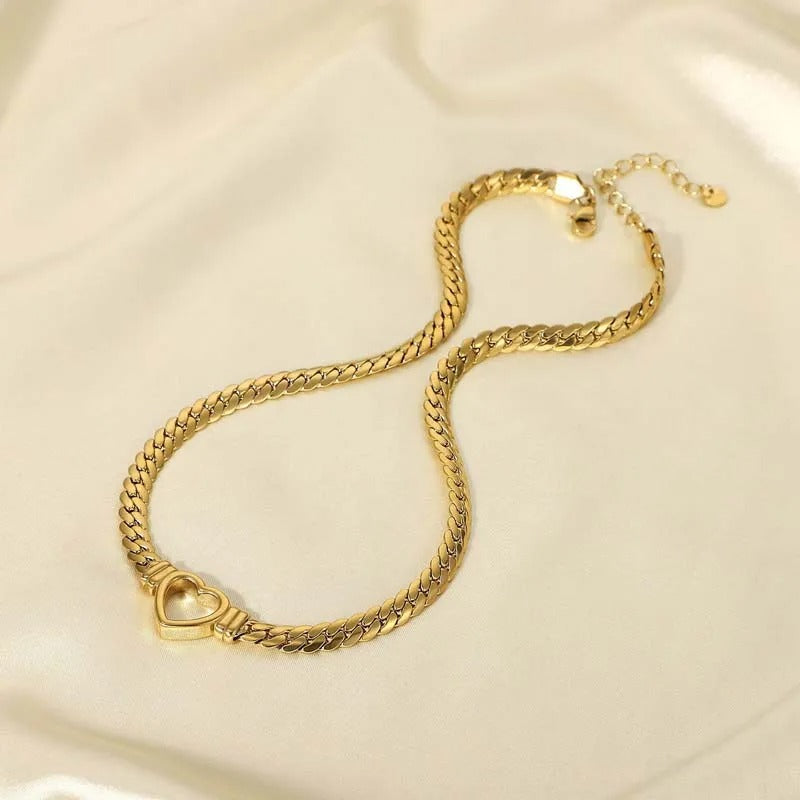 Vintage Gold Heart-Shaped Clasp Necklace-EllyBoutique