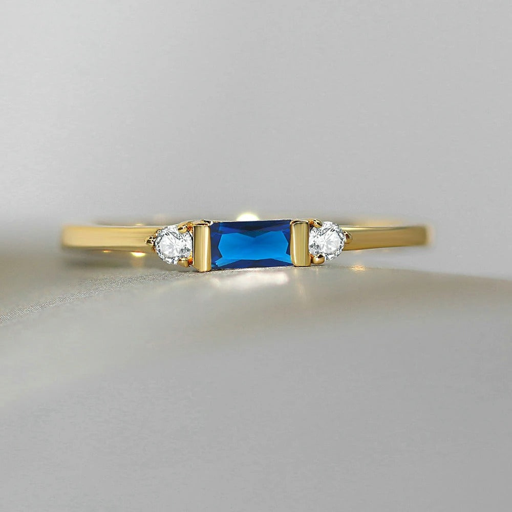 Gold Stunning Blue Center & Shimmering Ring-EllyBoutique