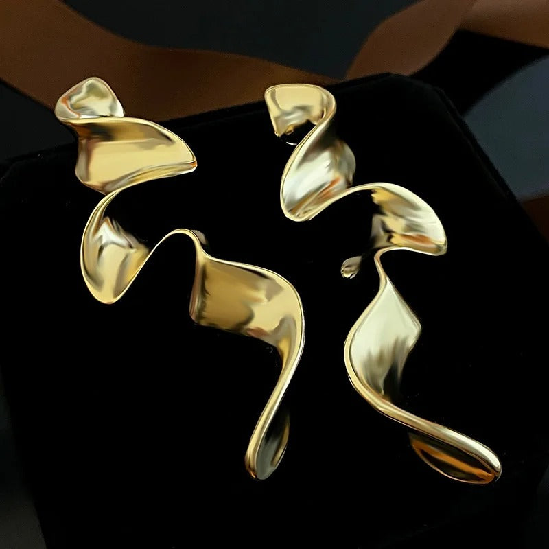 Gold Curved Abstract Wavy Earrings-EllyBoutique